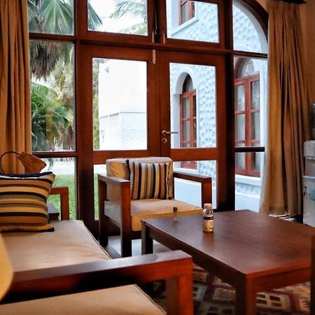 Mbili Kuwili Studio Suites Диани-Бич Экстерьер фото