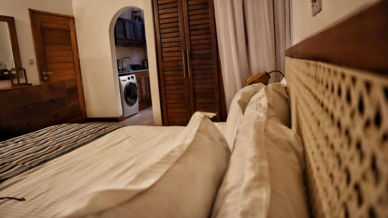 Mbili Kuwili Studio Suites Диани-Бич Экстерьер фото