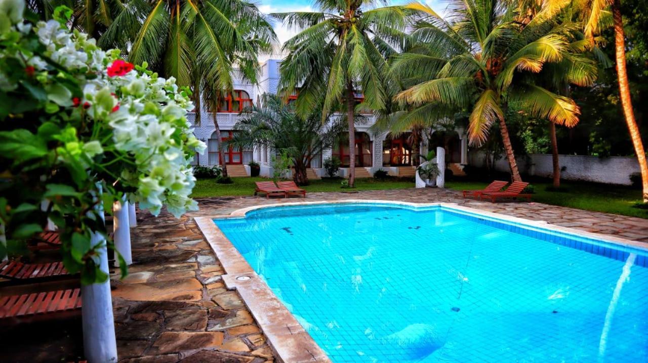 Mbili Kuwili Studio Suites Диани-Бич Экстерьер фото